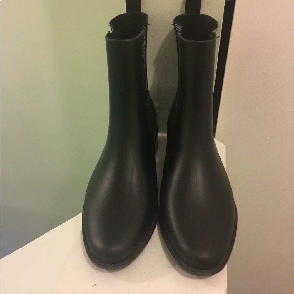 Mel rain booties!☔️☔️